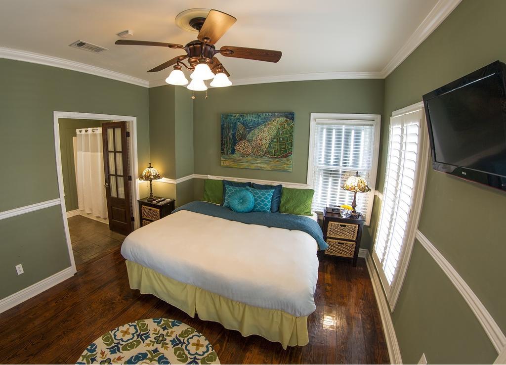 The Almanett Hotel & Bistro Gulfport Buitenkant foto
